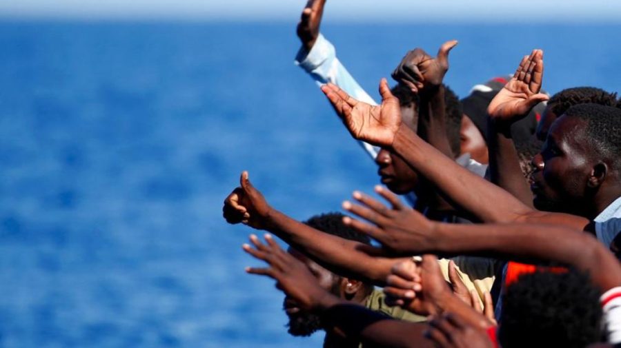Guvernul Meloni se ține de cuvânt. Italia refuză debarcarea migranților de pe navele umanitare