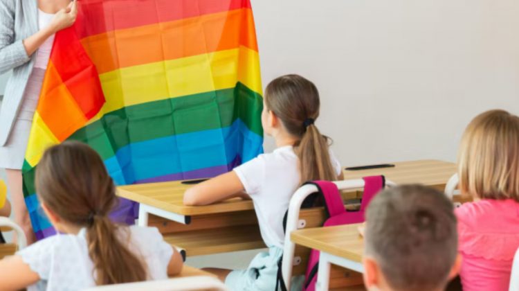 Ce spune Avocatul Poporului despre lansarea campaniei „Copiii LGBT în școala ta”