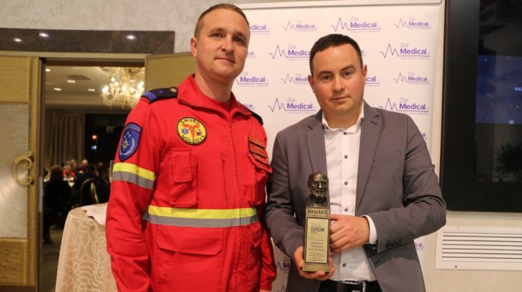 FOTO SMURD-ul din Moldova, premiat la o gală a elitelor medicale din România. Pentru ce merite a fost ridicat premiul?