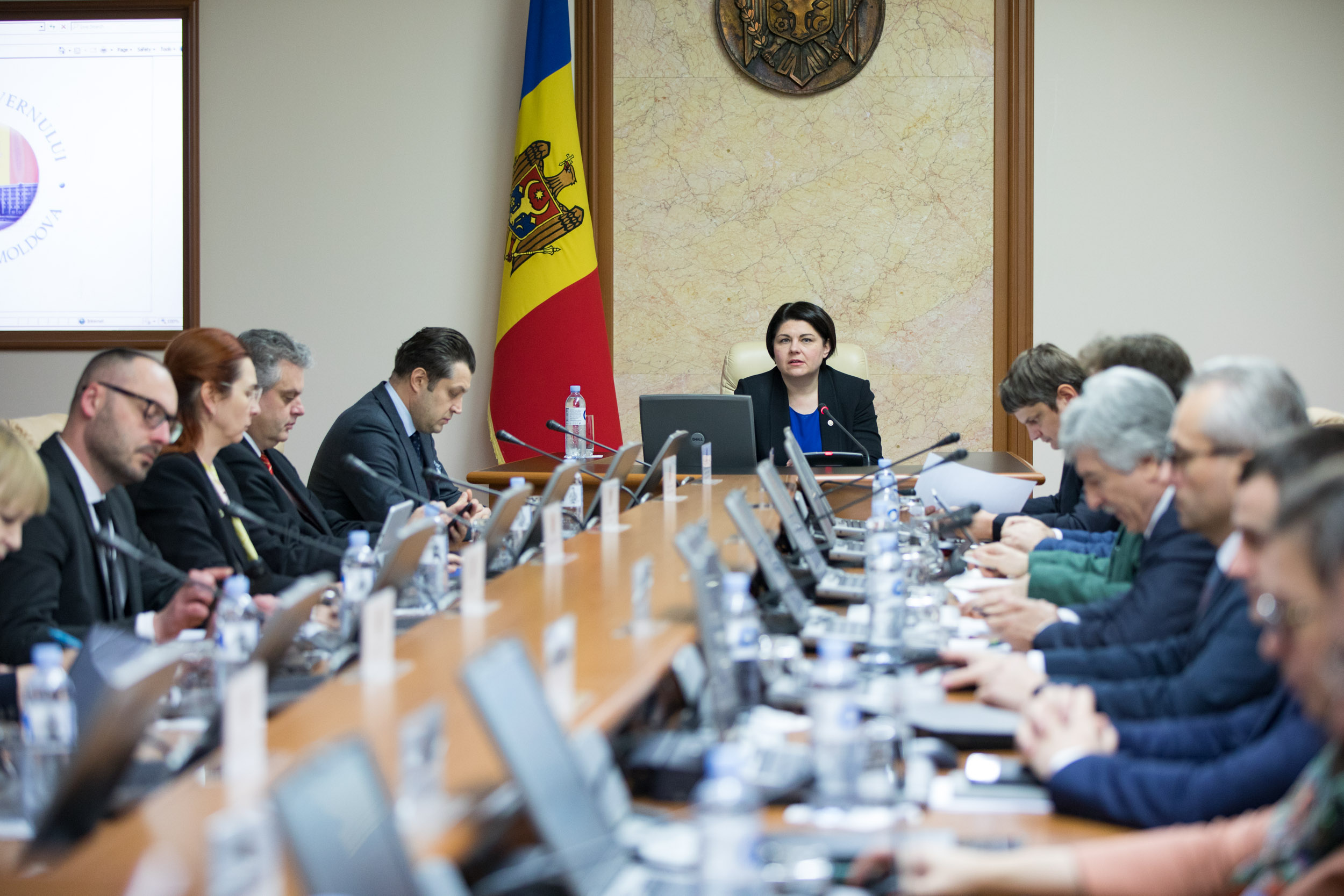Https gov md. Правительство Молдавии. Заседание правительства Молдовы. Молдова заседание Кабмина. Национальная комиссия по чрезвычайным ситуациям Республики Молдова.