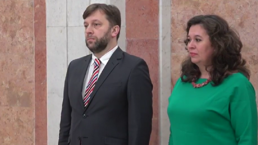 VIDEO Ceremonie oficială la Președinție! Noii miniștri au depus jurământul de învestire
