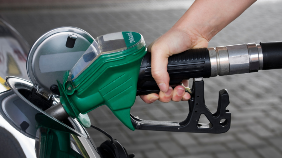 Bătăi de cap pentru șoferi! Prețurile carburanților nu contenesc să crească