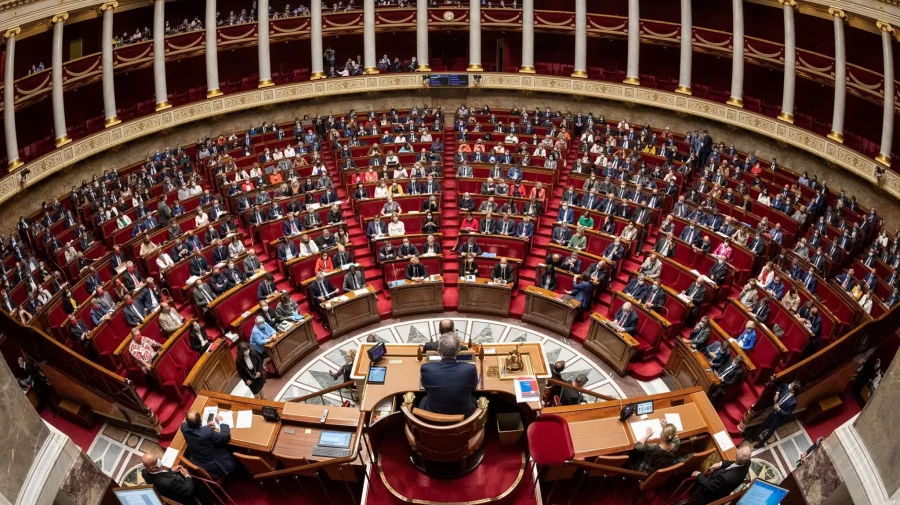 VIDEO Scandal uriaș de rasism în parlamentul francez! Un deputat a strigat: Să se întoarcă în Africa