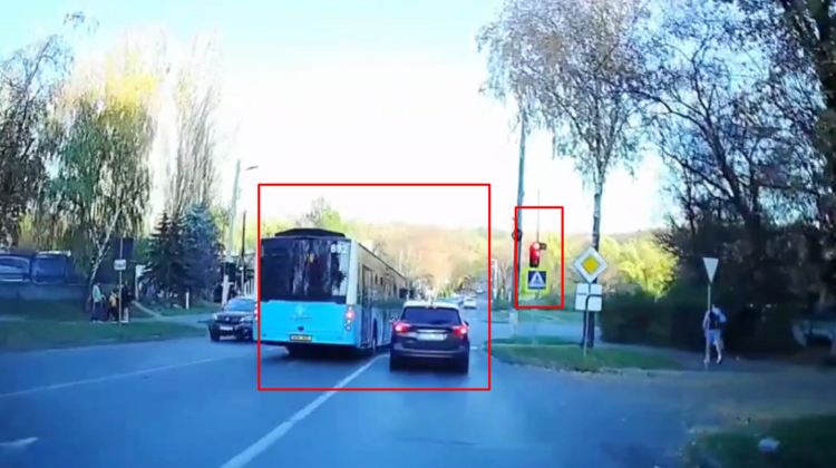 VIDEO Strigător la cer! Momentul în care un șofer de autobuz pune în pericol viața pasagerilor