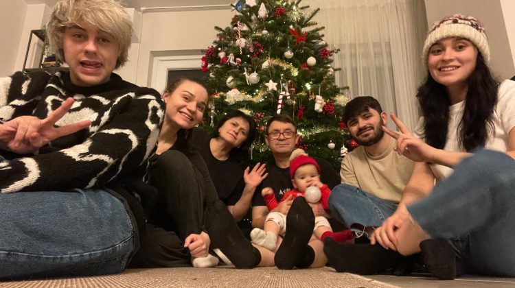 FOTO Interpreta Irina Rimes și-a adus familia la București de sărbătorile de iarnă! Vezi cum au marcat Crăciunul