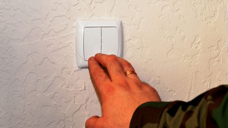 Lumina se stinge, soldații stau treji! Ministerul Apărării anunță deconectare de la energie electrică pentru 5 minute