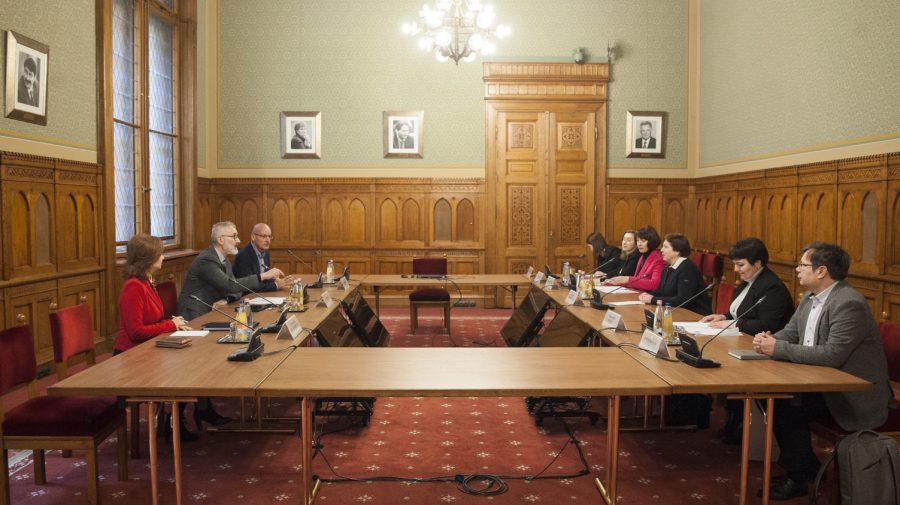 Cooperarea dintre secretariate. O delegație de la Chișinău a mers „în inspecție” la Parlamentul din Ungaria