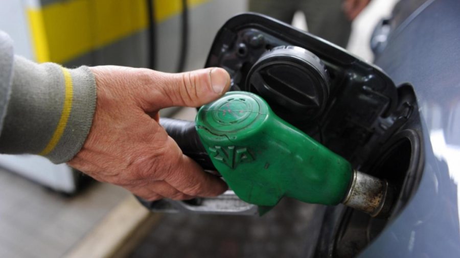 Bucurie mare! În weekend șoferii vor plăti mai puțin. Cât costă un litru de benzină azi