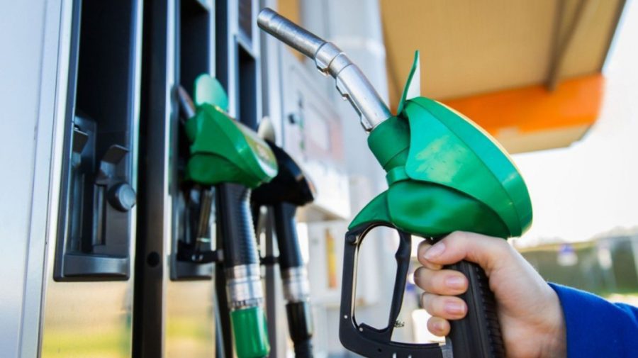 ANRE continuă să bucure șoferii! Benzina se apropie de 22 de lei. Se scumpește și motorina