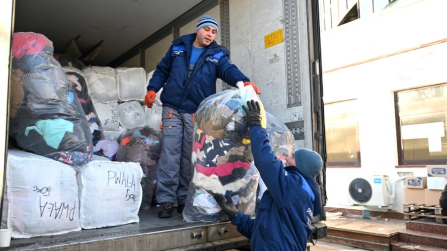 FOTO Refugiații ucraineni din Chișinău se vor încălzi în haine germane. Manheim a donat 13,7 tone de ajutor umanitar