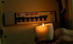 Lumina se îndreaptă spre Ucraina: Sute de generatoare germane de curent electric au pornit la drum
