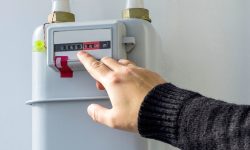 VOTAT! Consumatorii casnici nu vor putea fi deconectați de la serviciile locativ-comunale în perioada rece a anului
