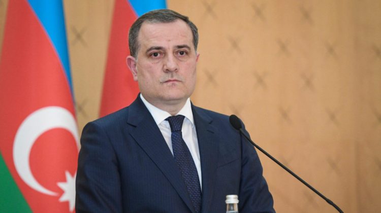 Ministrul azer de Externe: Azerbaidjanul este pregătit să își reintegreze cetățenii de origine armeană