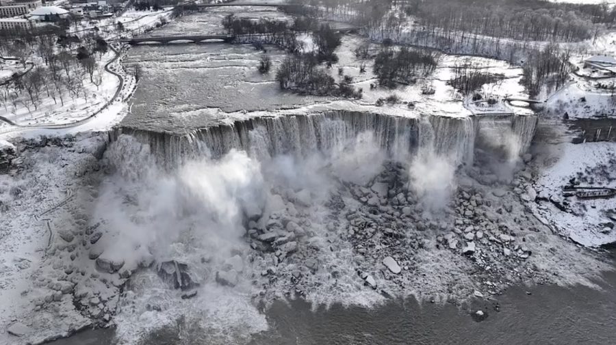 FOTO, VIDEO spectaculoase din împărăția gheții! Cascada Niagara, surprinsă după furtuna de zăpadă din SUA