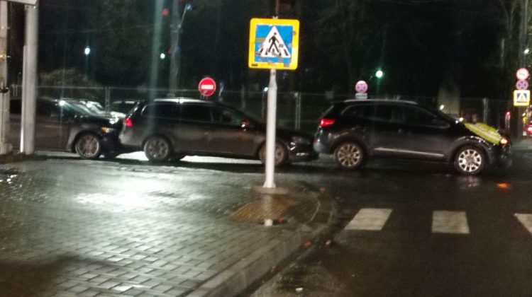 FOTO Accident în lanț în centrul Capitalei!  În zonă se circula cu dificultate
