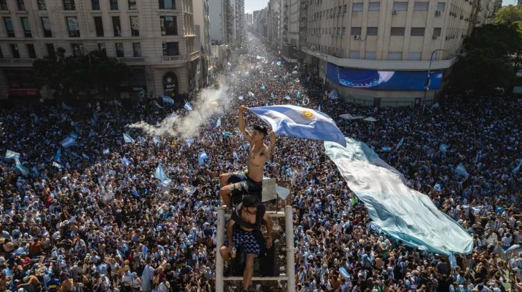 FOTO, VIDEO Imagini spectaculoase din Argentina! Au petrecut până dimineață triumful de la Cupa Mondială