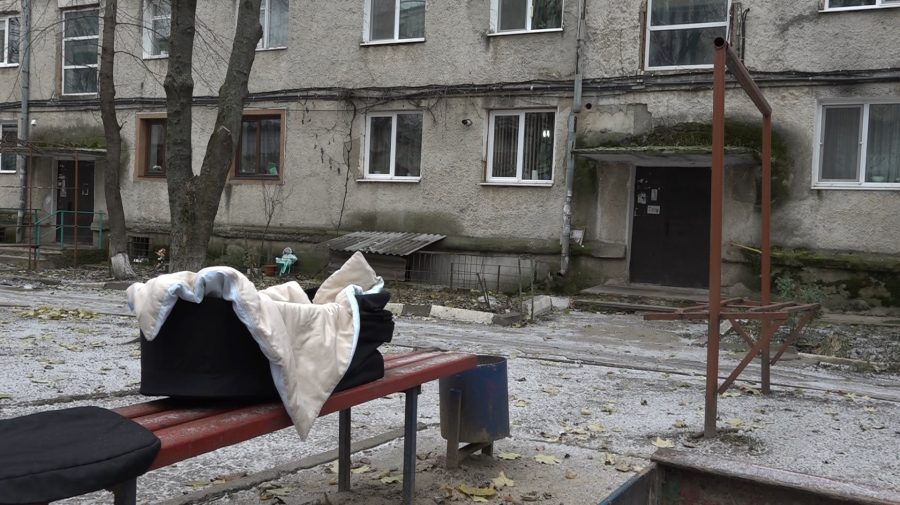 A fost găsită mama copilului abandonat în scara unui bloc din Bălți! Ce spune poliția