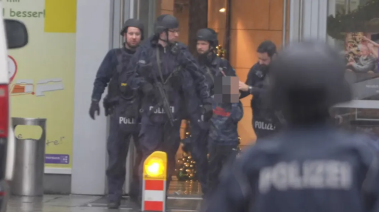 Infernul din centrul comercial din Dresda a luat sfârșit. Poliția a eliberat ostaticii. Atacatorul a fost grav rănit