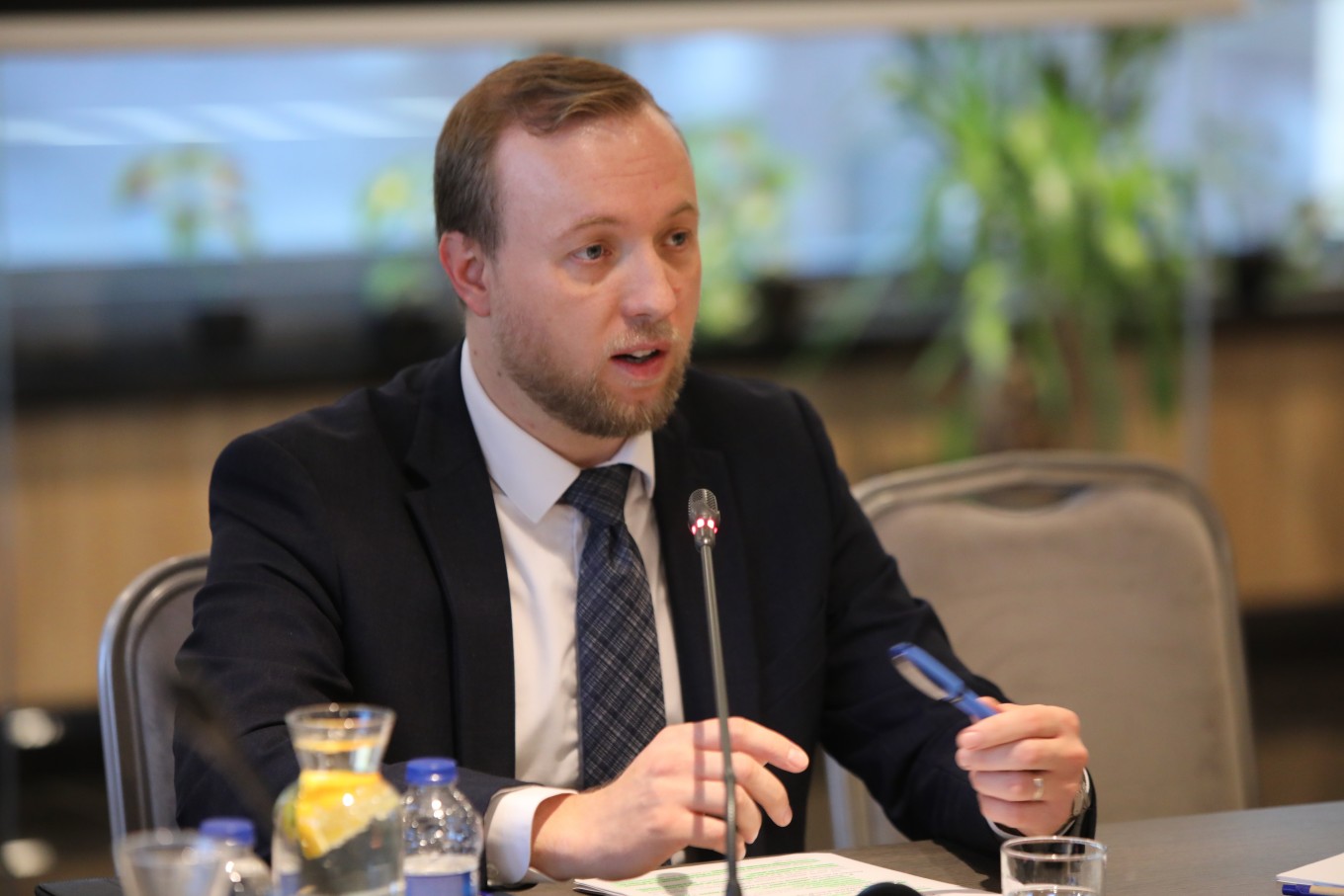 VIDEO Prognoze pesimiste de la șeful SIS, în contextul bombardamentelor frecvente la hotar: Iarna care vine va fi grea