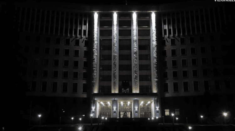 VIDEO Solidari cu Ucraina. Președinția, Parlamentul și Guvernul, cu lumina stinsă pentru câteva minute