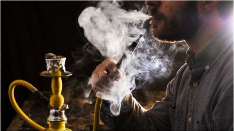 Vestea care-i va întrista pe unii fumători. Aromele produselor de tutun vor fi interzise în Moldova din 2025