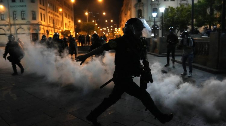 Starea de urgență, decretată în Peru, după moartea a șapte oameni la proteste