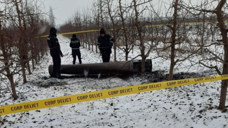 Racheta depistată la Briceni ar fi similară cu cea căzută în Polonia. Autoritățile oferă detalii cu țârâita