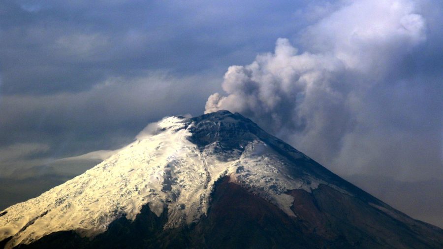VIDEO Unul dintre cei mai periculoși vulcani din lume a început să erupă. Geofizicienii, în alertă
