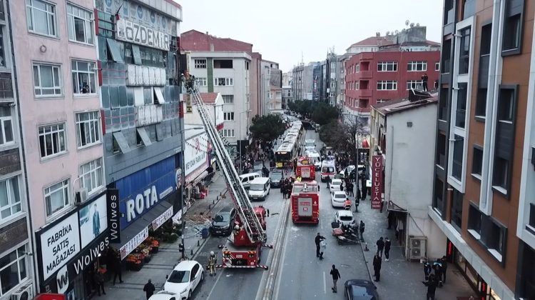 CNN Turcia: Panică într-un cartier din Istanbul. În una dintre clădiri s-a produs o explozie