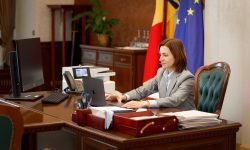 Atenție la fraude, moldoveni! Maia Sandu NU VINDE produse farmaceutice și servicii bancare