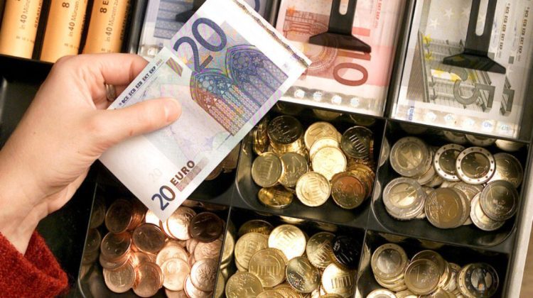 CURS VALUTAR 25 ianuarie: Dolarul se ieftinește! Ce se întâmplă azi cu euro