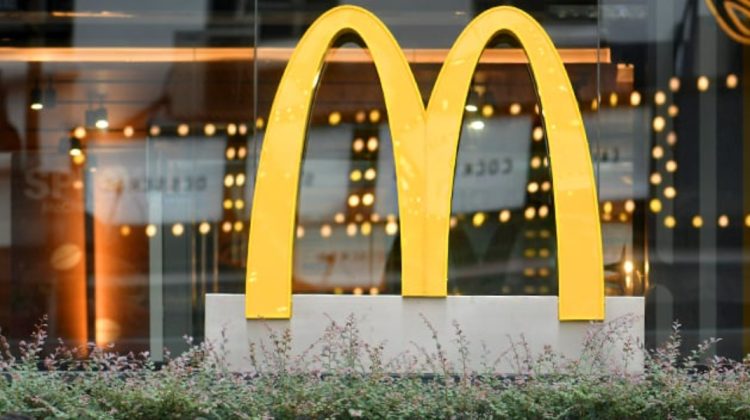 VIDEO McDonalds părăsește Kazahstanul! Au rămas fără carne pentru chiftele