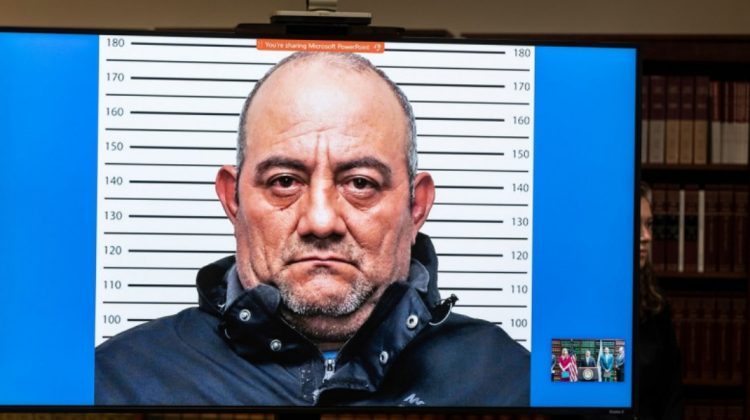 FOTO Cel mai mare traficant de droguri de la Escobar predă milioane de dolari. Va face cel puțin 20 de ani de pușcărie
