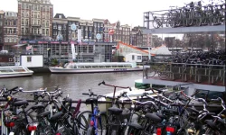 VIDEO Parcare subacvatică pentru 7000 de biciclete, inaugurată la Amsterdam