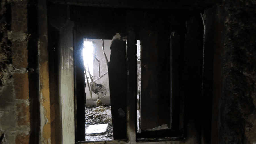 VIDEO îngrozitor de la Căușeni. O familie cu trei copii a rămas pe drumuri, după ce le-a ars casa