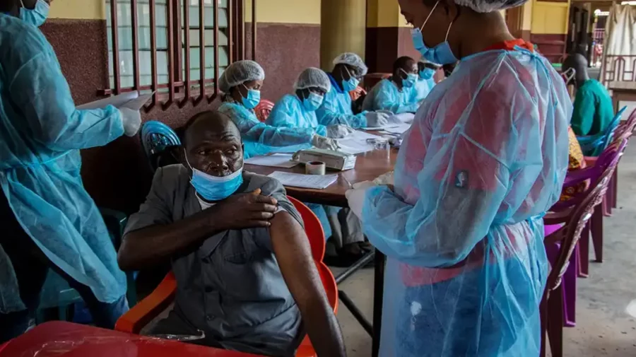 OMS: Epidemia de Ebola din Uganda s-a încheiat. Vom auzi așa și despre pandemia COVID-19?