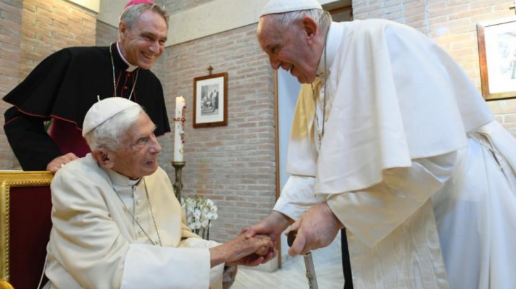 Vatican: Papa Benedict al XVI-lea a murit. Actualul papă a avut un mesaj. El va conduce funeraliile