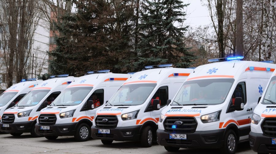 FOTO, VIDEO Ambulanțe noi pentru echipele de asistență medicală urgentă. În ce orașe vor fi repartizate