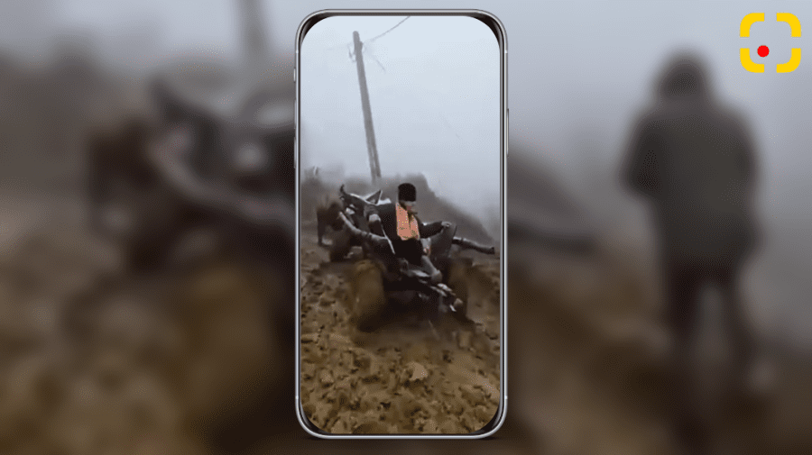 VIDEO Asta-i Moldova… Mort dus la cimitir cu căruța, prin noroi, ca în Evul Mediu