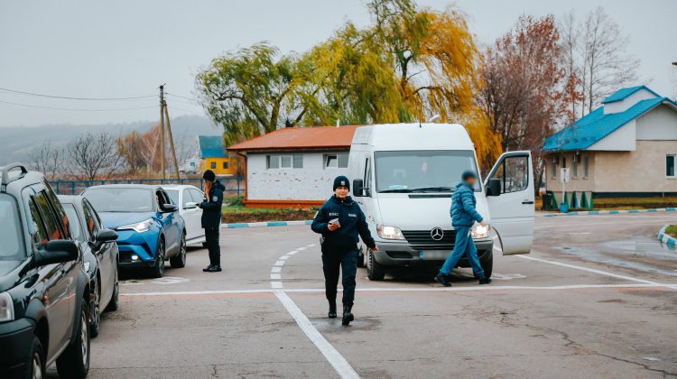 Șofer microbuz, care se deplasa în România – înlăturat de la volanul automobilului. Motivul