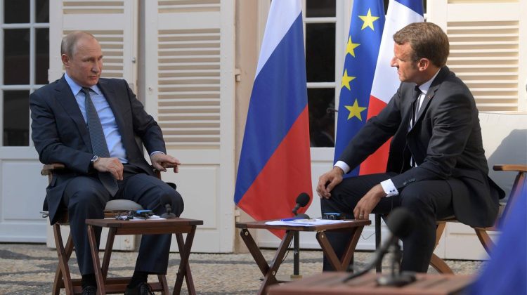 Putin mai primeşte o palmă: Franţa l-ar putea lăsa fără distincția Legiunea de Onoare