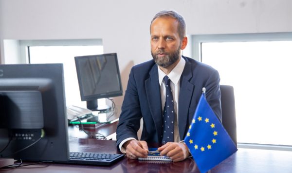 Janis Mazeiks: Aderarea la sancțiunile UE împotriva Rusiei înseamnă aderarea la valorile europene pentru Moldova