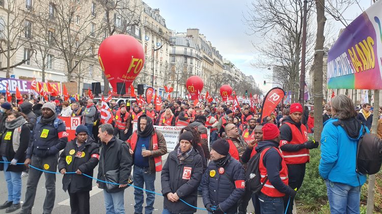 Mobilizare istorică în Franţa contra proiectului de reformă a pensiilor: 2,8 milioane de manifestanţi în a doua zi