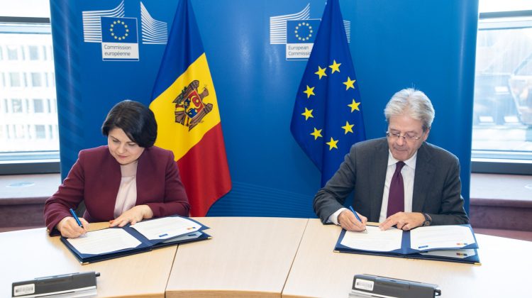 FOTO Moldova a semnat trei acorduri cu Uniunea Europeană. Iată ce presupun