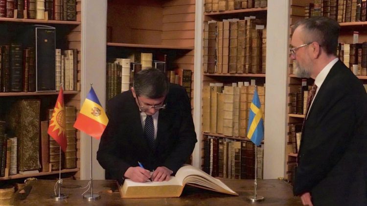 Speakerul Parlamentului, în vizită la o universitate din Suedia. Grosu a reușit să treacă și pe la castelul din Uppsala