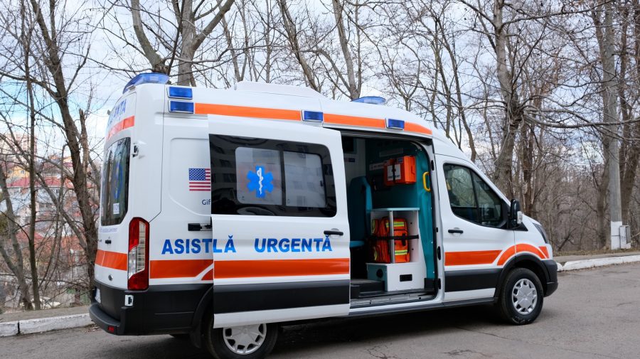SUA continuă să sprijine spitalele din Moldova. O instituție din Chișinău a primit o ambulanță și dispozitive medicale