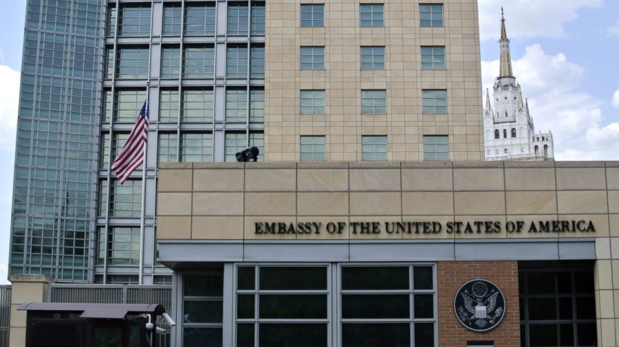 Washingtonul le sugerează cetățenilor americani să părăseacă Rusia. Pot fi persecutați de securitatea de la Moscova