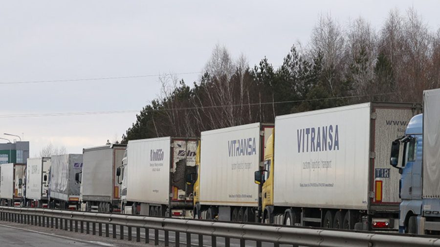Presa rusă: Mai multe camioane, inclusiv din Moldova, au primit INTERSZIS în Polonia. Vehiculele, întoarse în Belarus