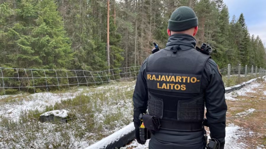Finlanda a început construcția gardului la frontiera cu Rusia