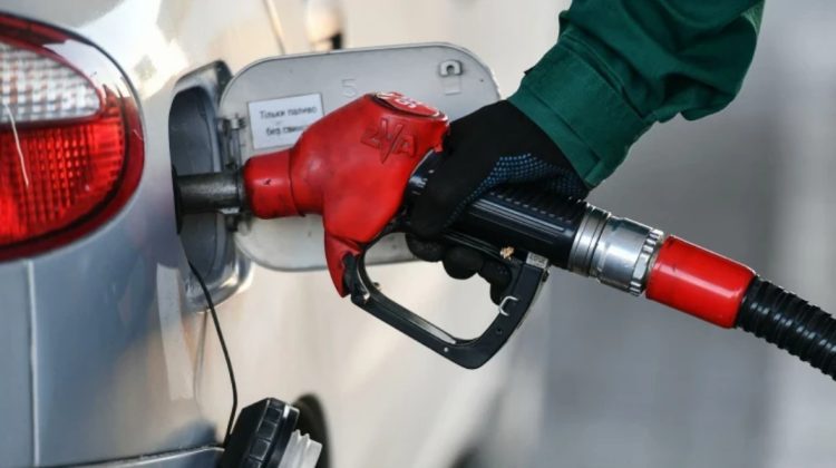 S-a zis cu ieftinirile! Carburanții se scumpesc din nou. Cât costă azi motorina și benzina